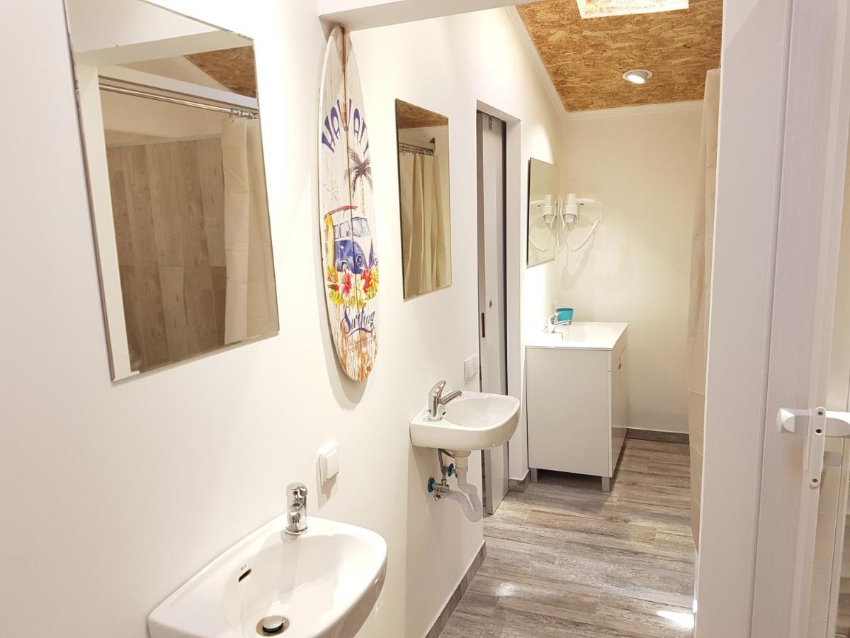 Vila Maria Mix Dorm By Host-Point Кошта-да-Капарика Экстерьер фото